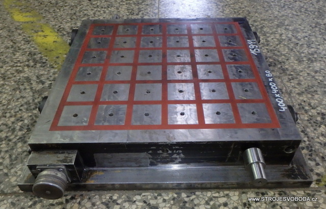 Elektrický magnet 400x400x80 (15911 (3).JPG)
